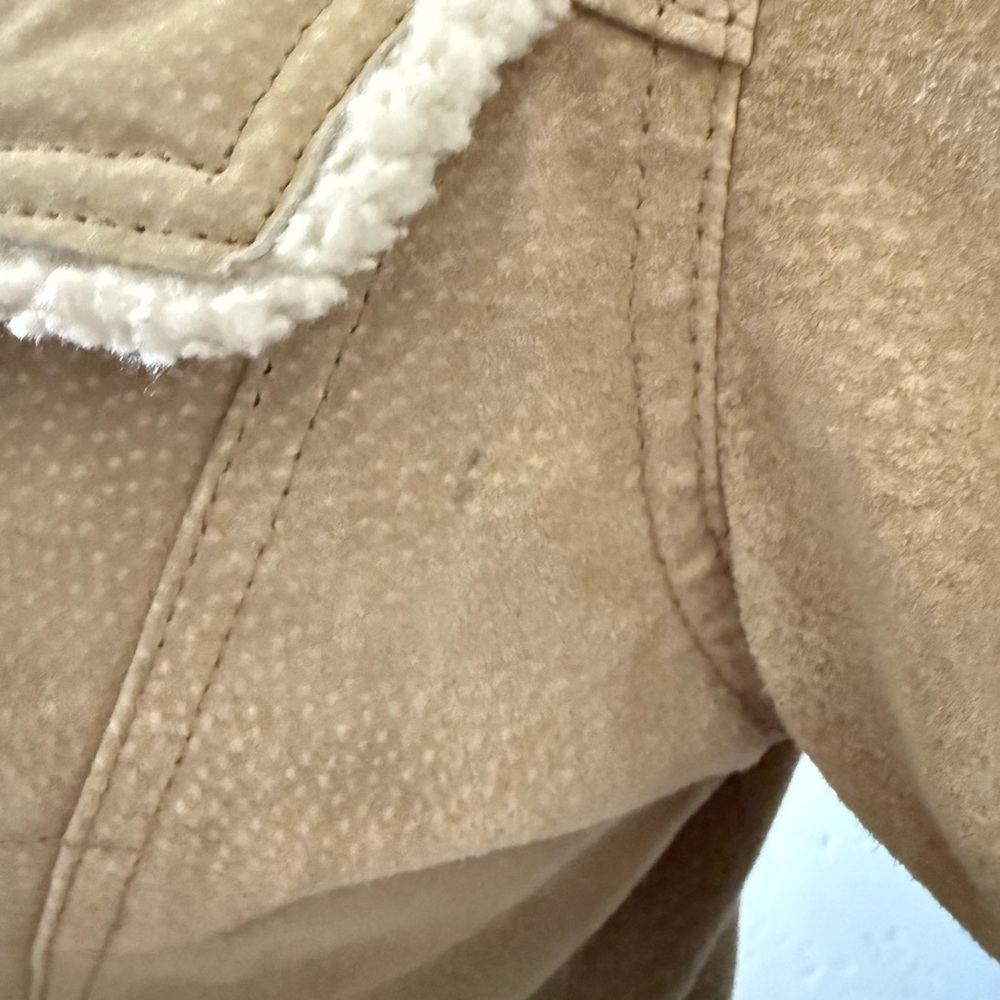 St. John’s Bay Tan Suede Leather Sherpa Cropped Western Women's Trucker Jacket - Picture 4 of 16